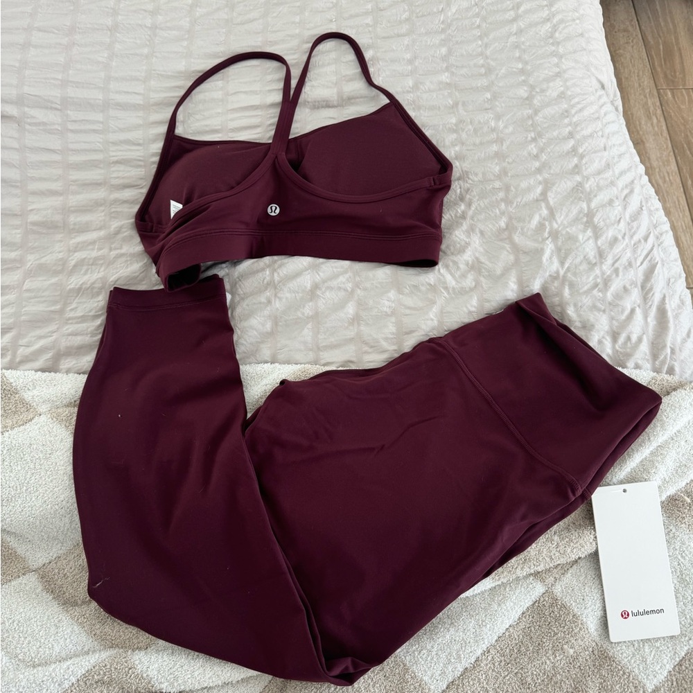 New Lululemon set 

Flow Y Nulu Bra size 12
Lululemon Align HR Pant 25 inch